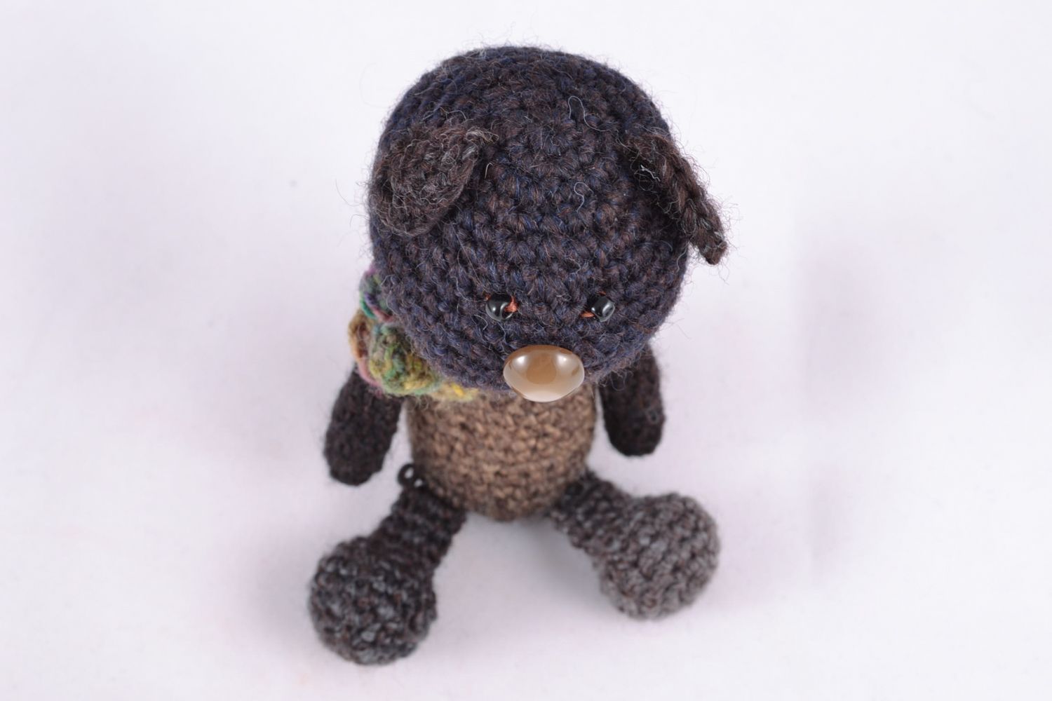 Giocattolo a maglia fatto a mano pupazzo morbido a forma di orsetto scuro foto 5