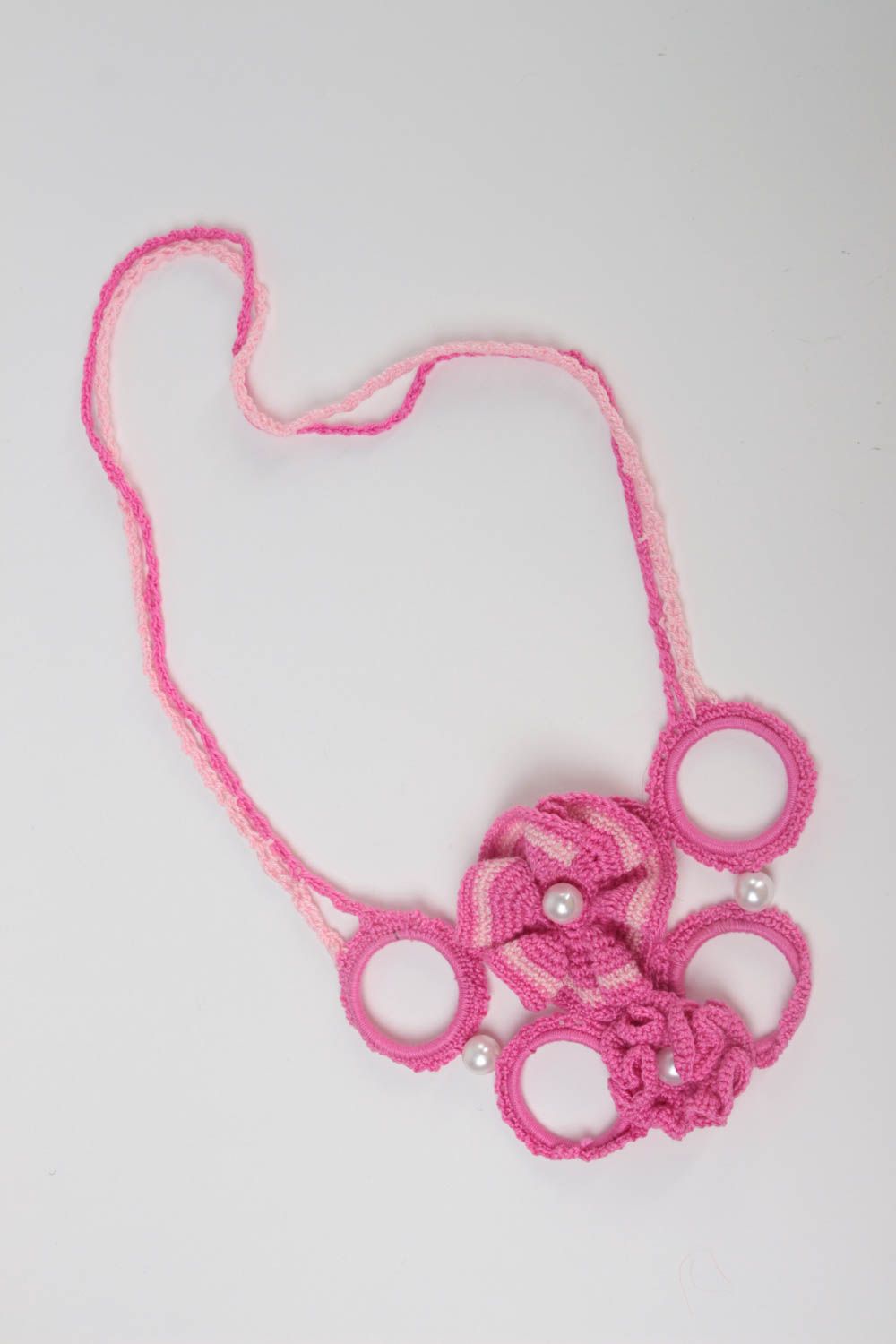Колье крючком розовое колье ручной работы текстильное колье длинное красивое фото 3
