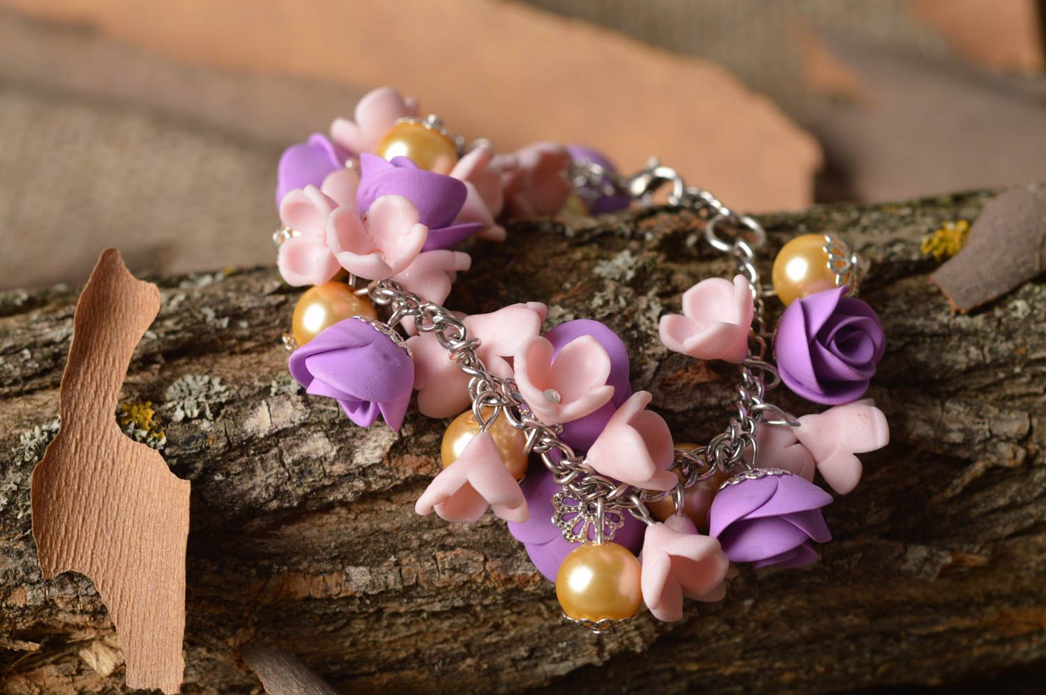 Bracelet fleurs en pâte polymère Bijou fait main rose mauve élégant Cadeau femme photo 1