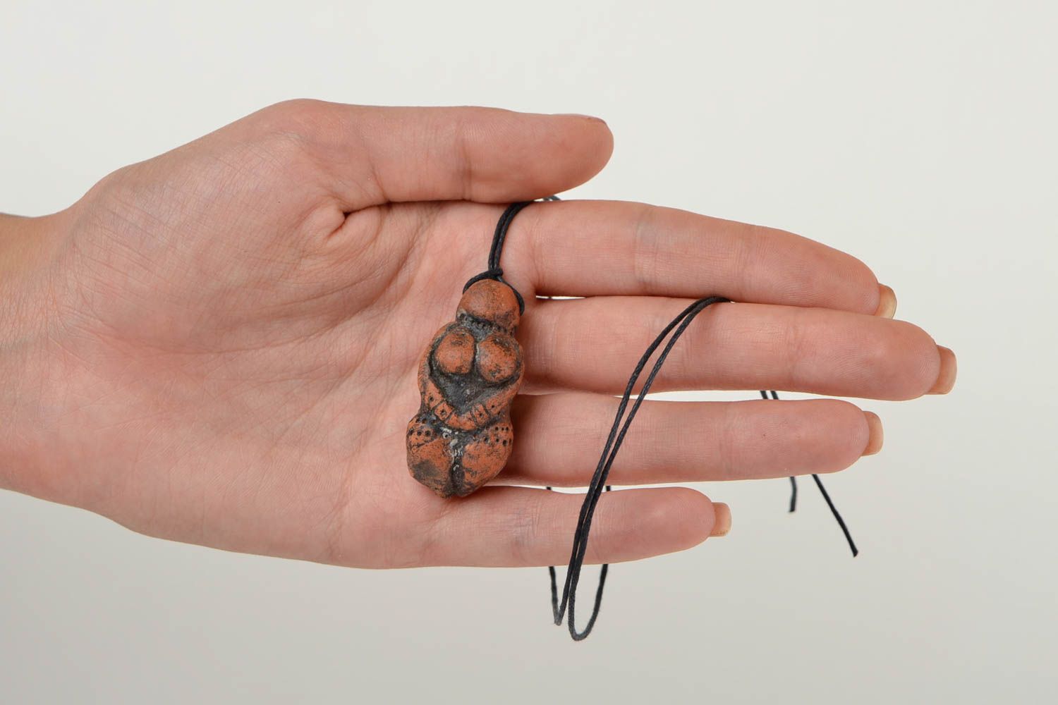 Pendentif céramique Bijou fait main ethnique cordon Accessoire femme design photo 2