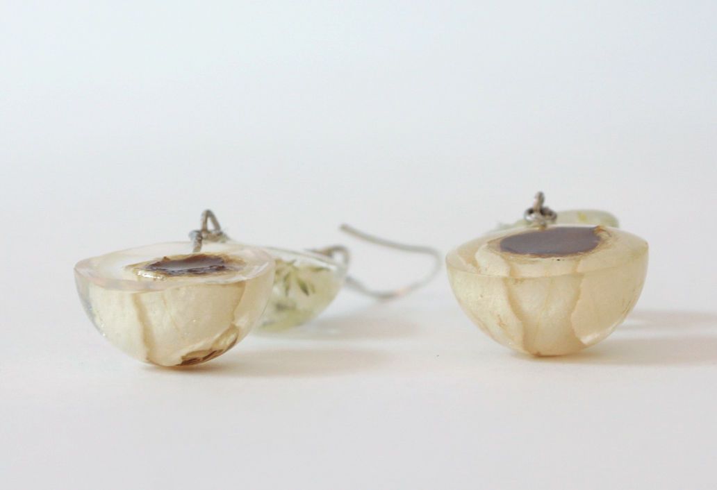 Earrings with white roses civere with the epoxy resin photo 3
