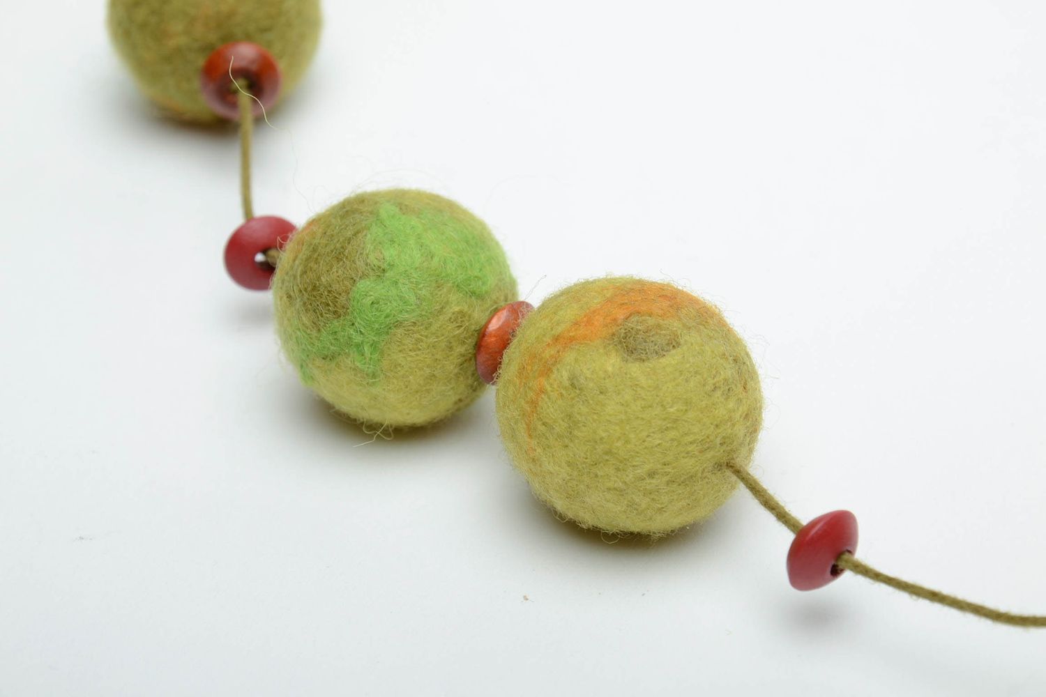 Felted wool bead necklace photo 3