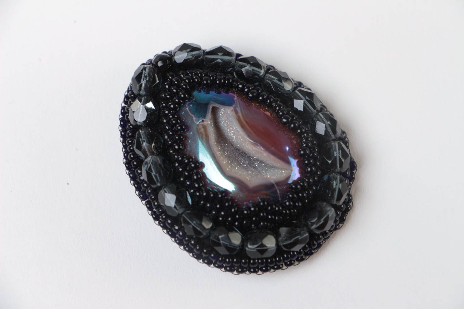 Women's handmade oval beaded brooch with Czech beads and natural agate stone photo 2