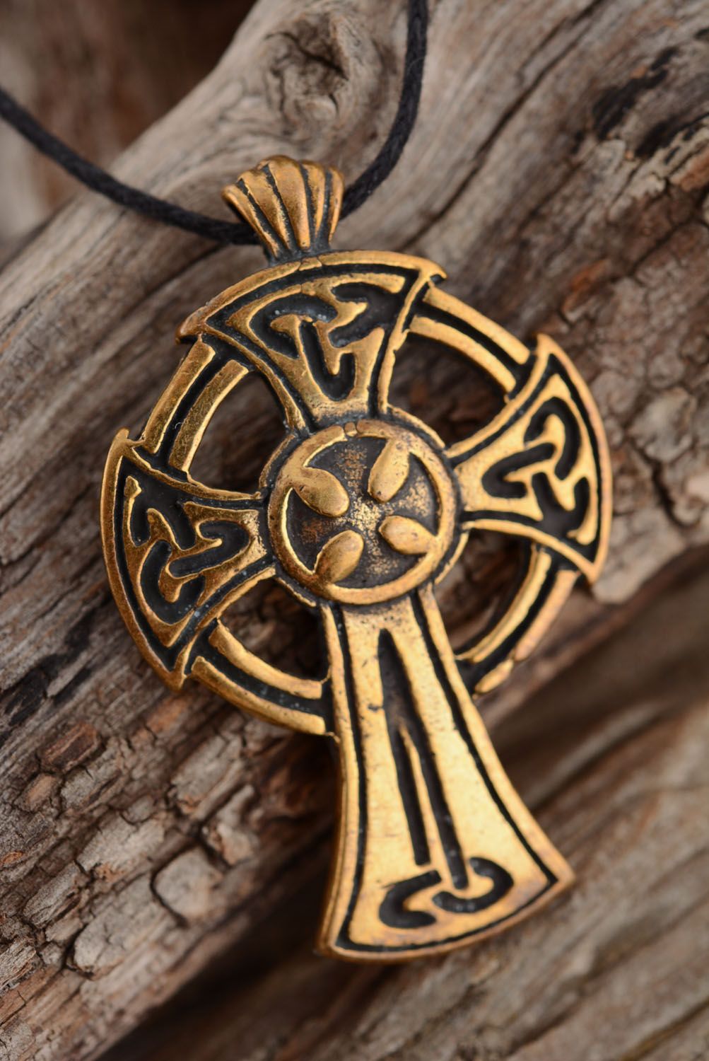 Bronze pendant Celtic Cross photo 2