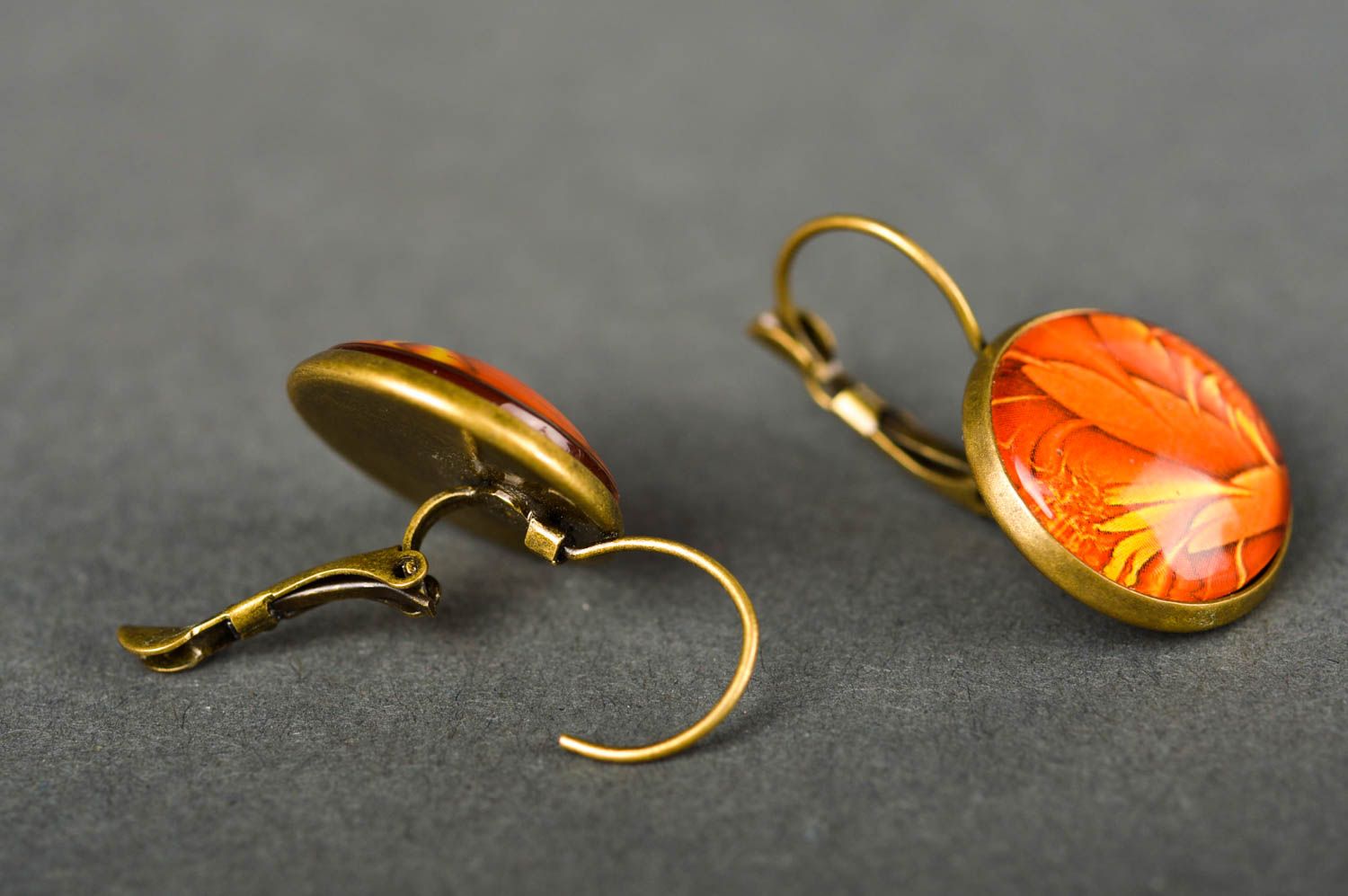 Круглые серьги ручной работы оранжевые серьги с кабошонами женские серьги фото 3