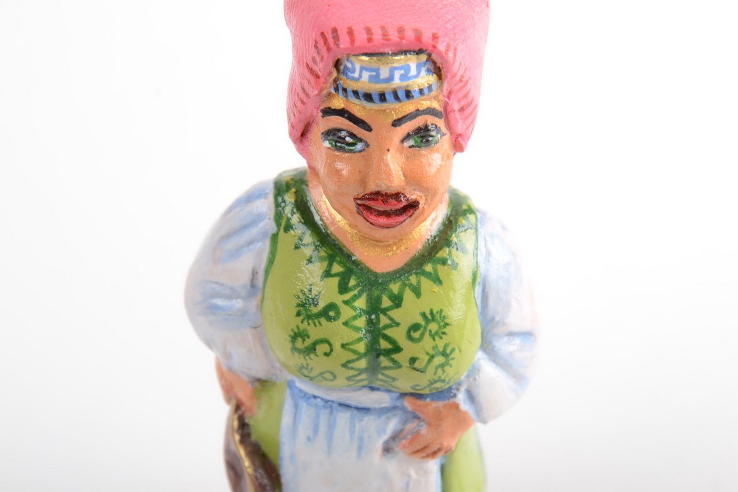Bemalte Keramik Deko Statuette aus Ton handgeschaffen auffallend schön Bäuerin foto 3