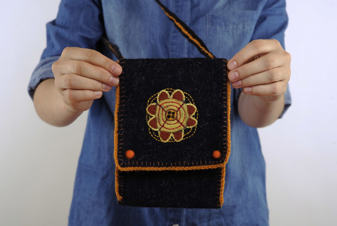 Woman's purse made of thick woolen cloth photo 2