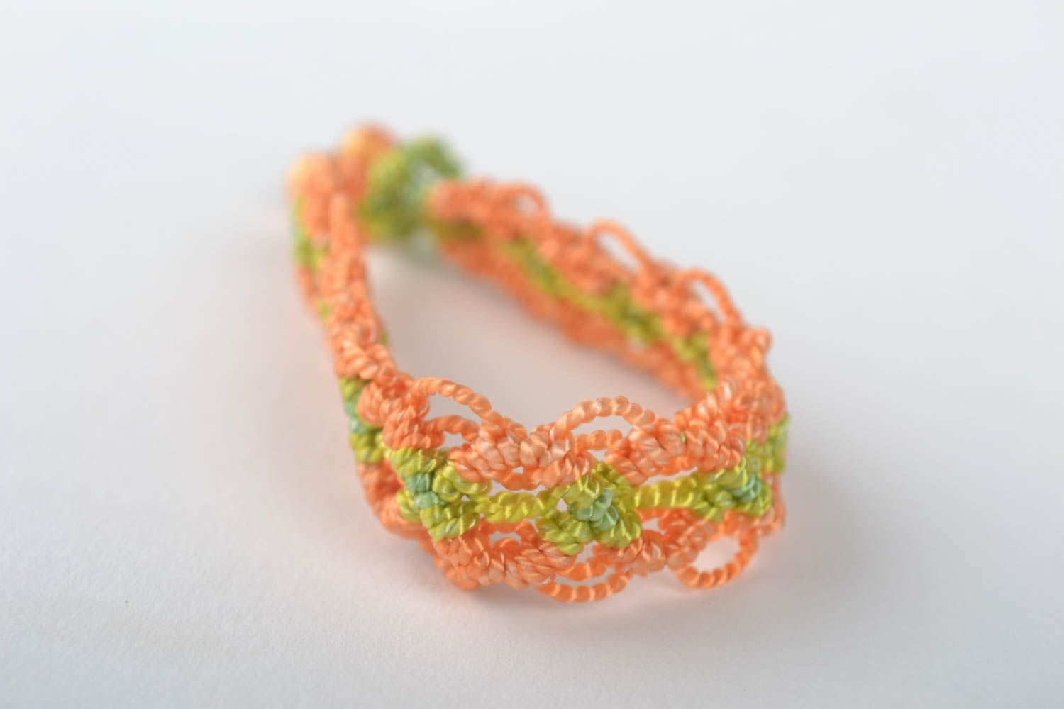 Bracelet macramé Bijou fait main en fils synthétiques orange vert Cadeau femme photo 3