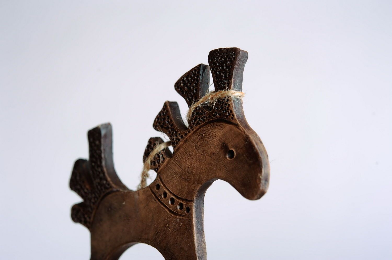 Suspension décorative céramique en forme de cheval  photo 1