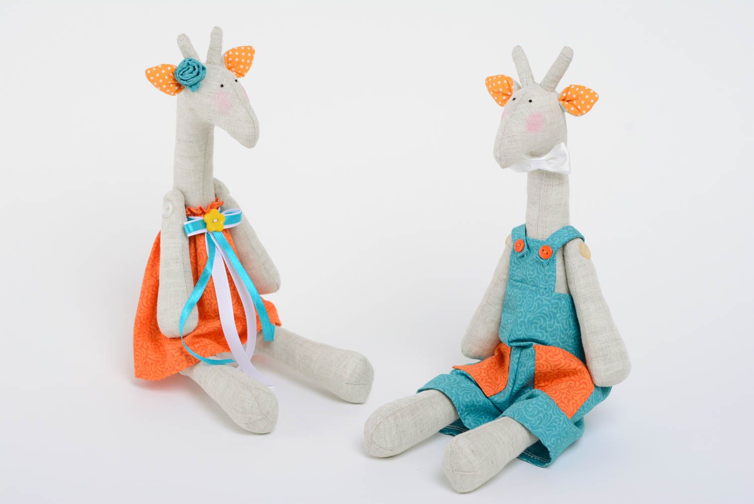 Jouets mous en tissu naturel faits main design original pour enfant Girafes photo 3