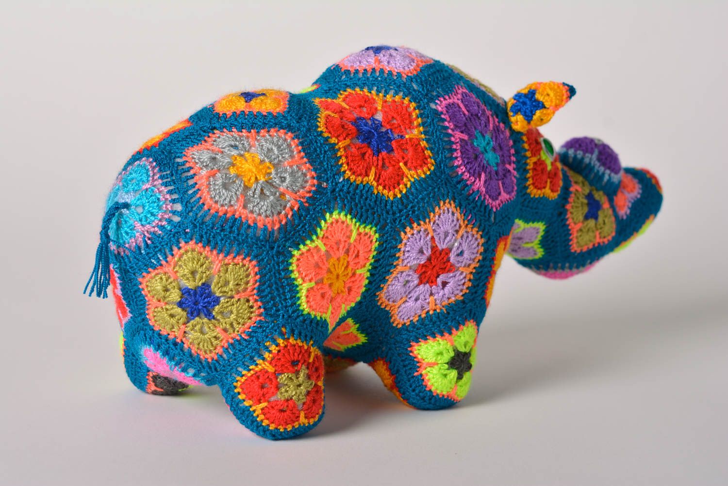 Peluche rhinocéros Jouet fait main tricoté multicolore Cadeau pour enfant photo 3