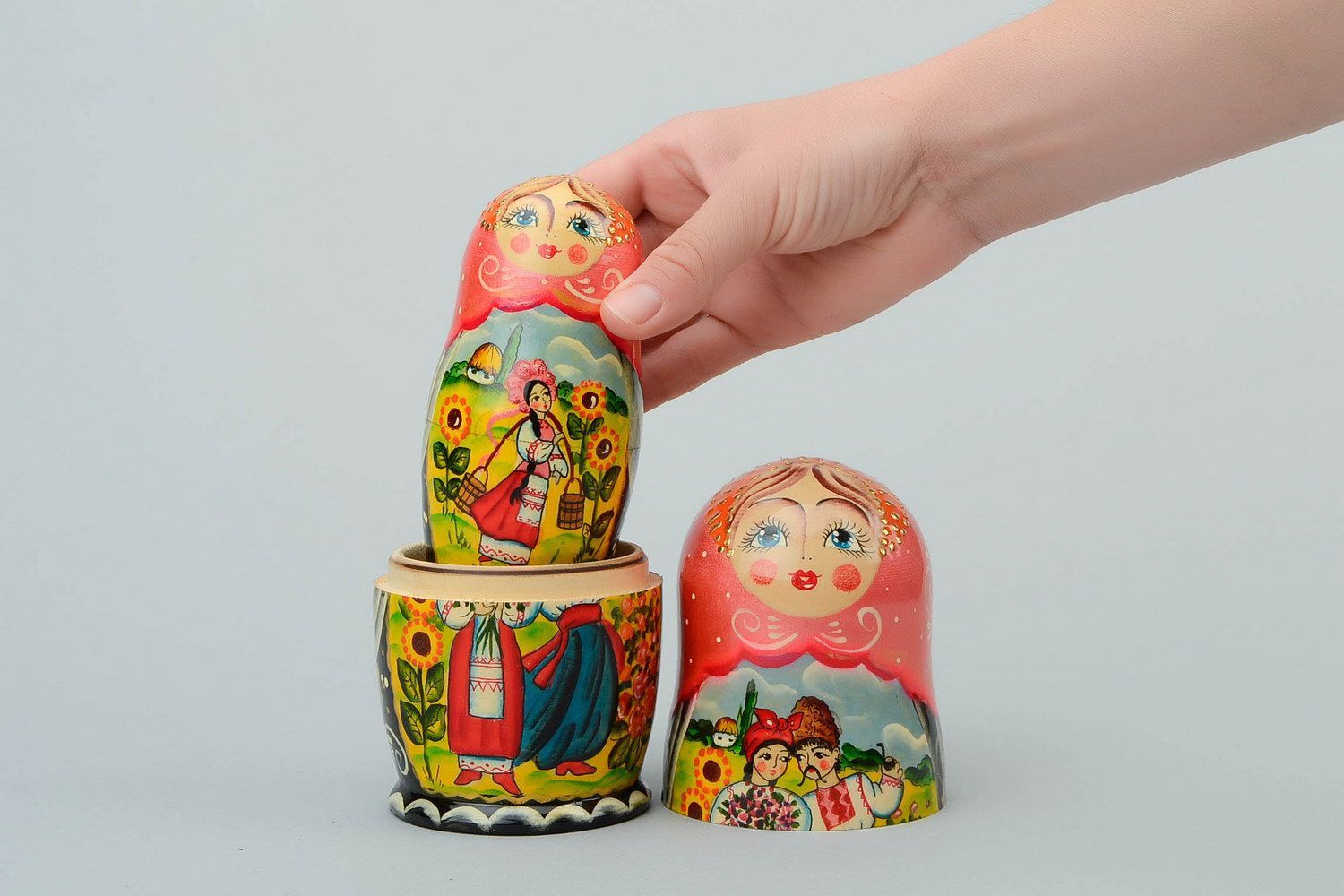 Matrioska dipinta fatta a mano decorazione da casa bambole russe di legno belle
 foto 5