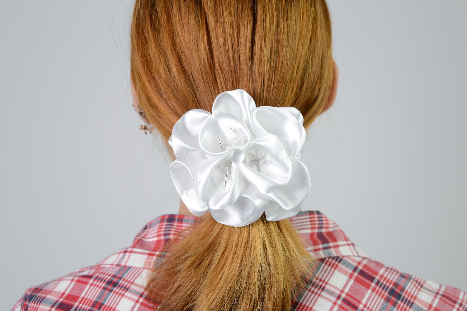 Elastique pour cheveux avec fleur en soie photo 5