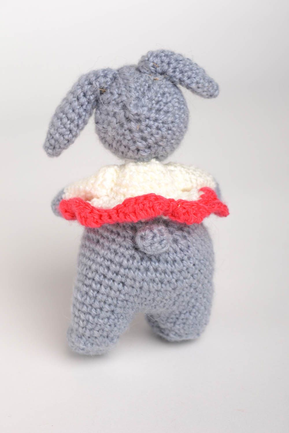 Jouet lapin gris tricoté Peluche faite main en mi-laine Cadeau pour fille photo 4