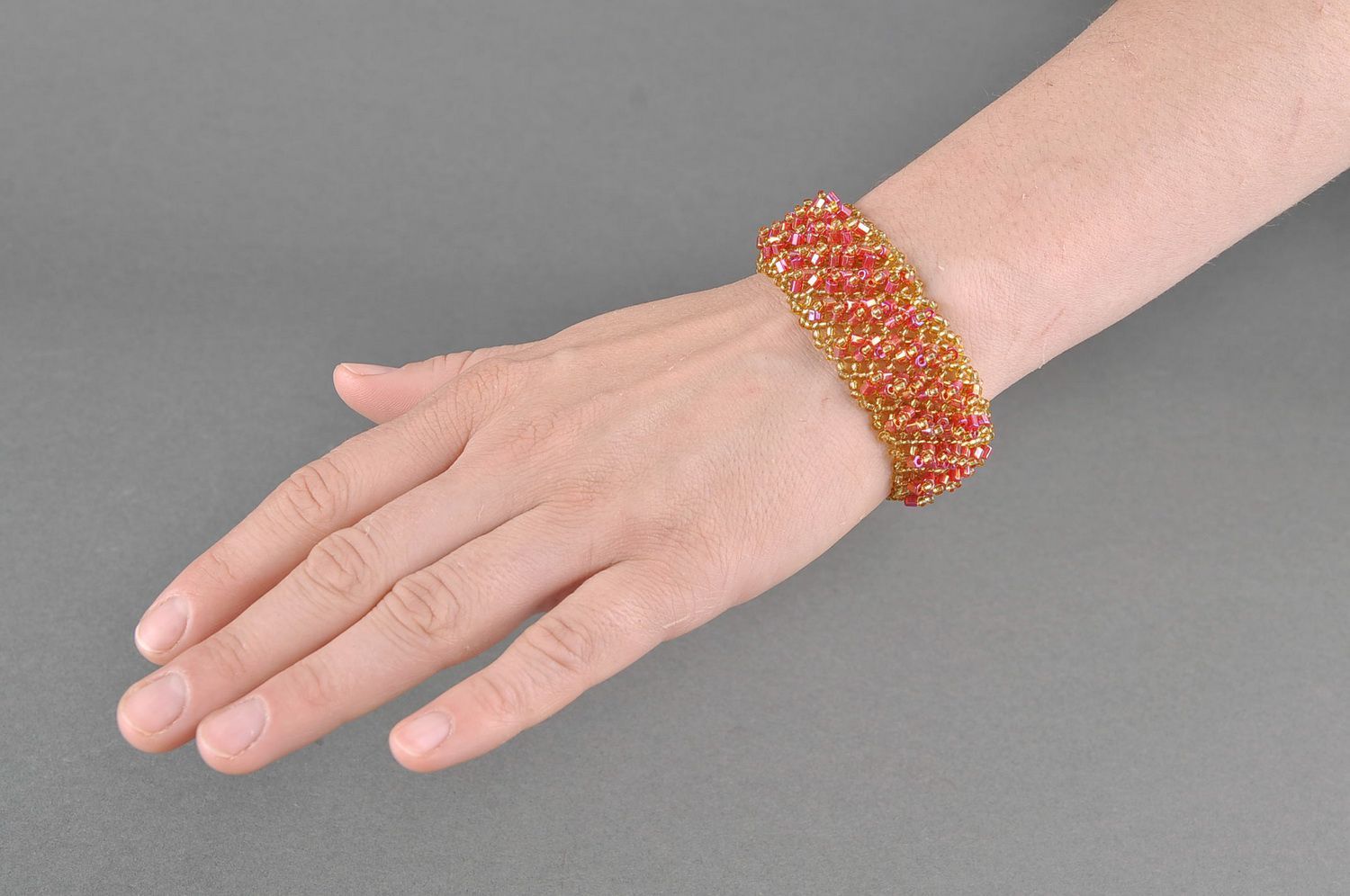 Buntes handgemachtes Armband aus Glasperlen Geheimnis der Königin foto 5
