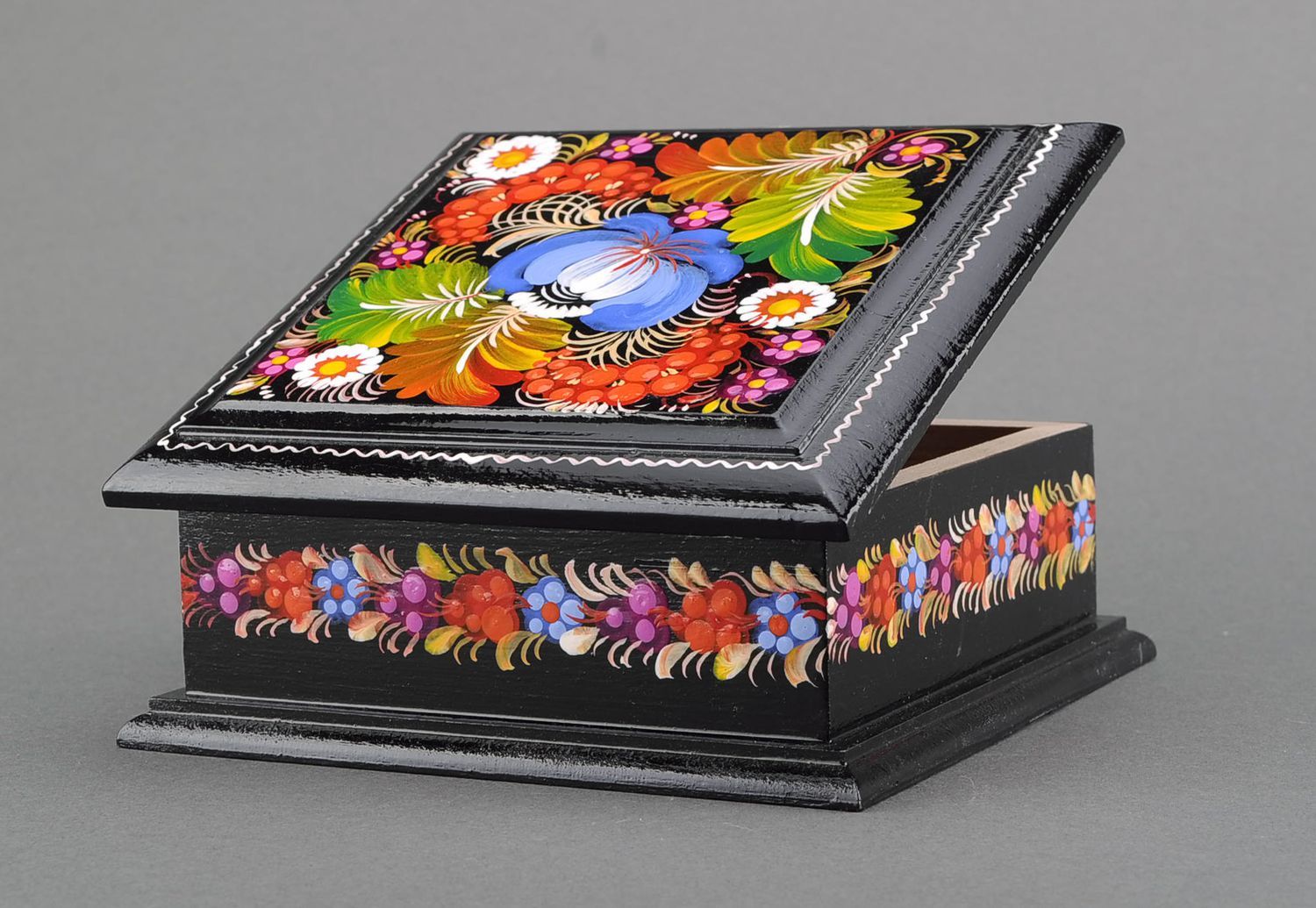 Wooden box with floral pattern photo 1