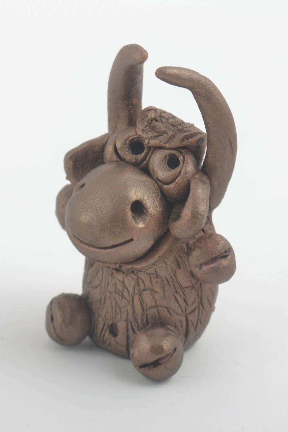 Figurine animal fait main Petite statuette en argile taureau Déco intérieur photo 3