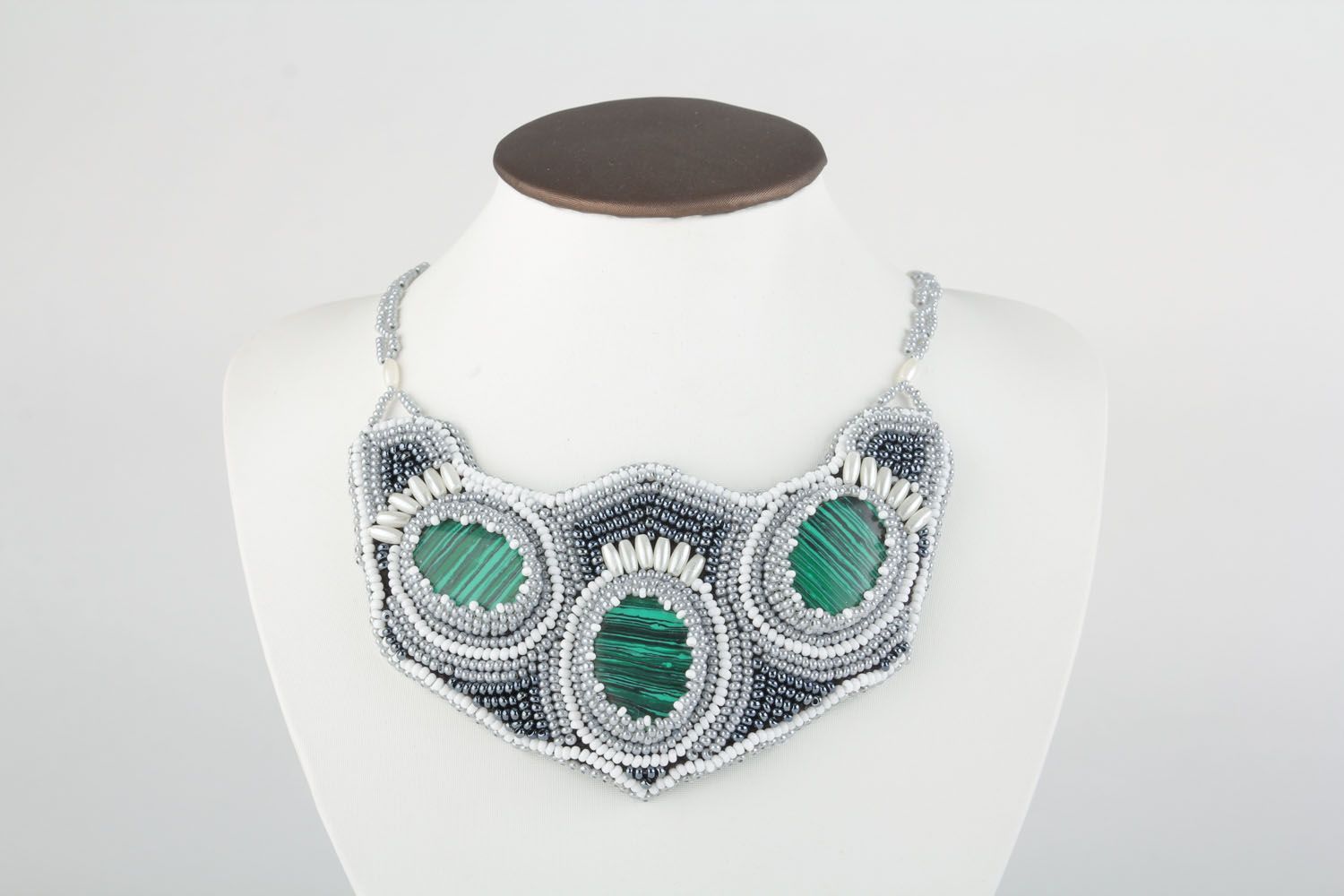 Massive necklace with malachite photo 1
