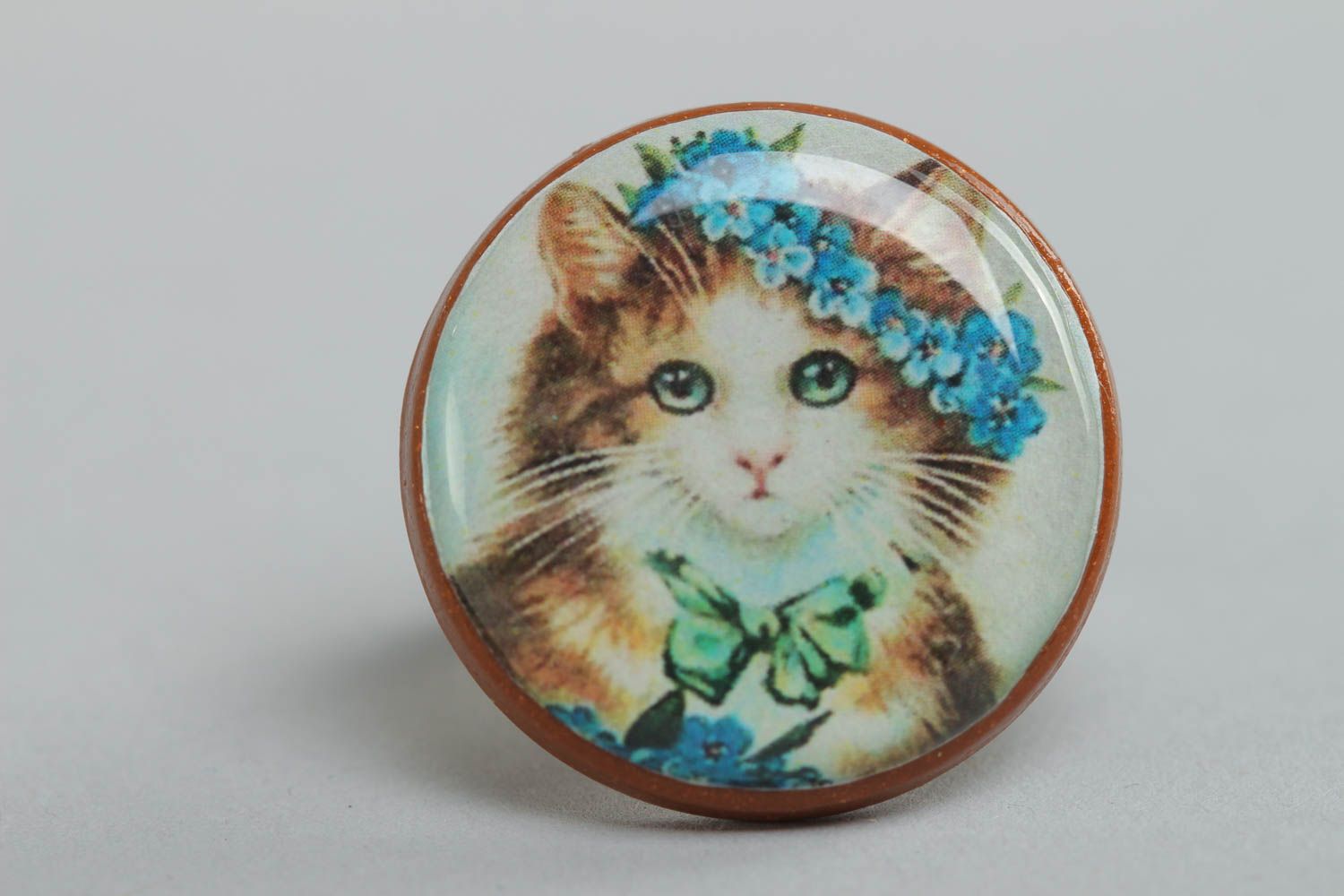 Handmade round polymer clay ring with image of cat and glass glaze on metal basis photo 3