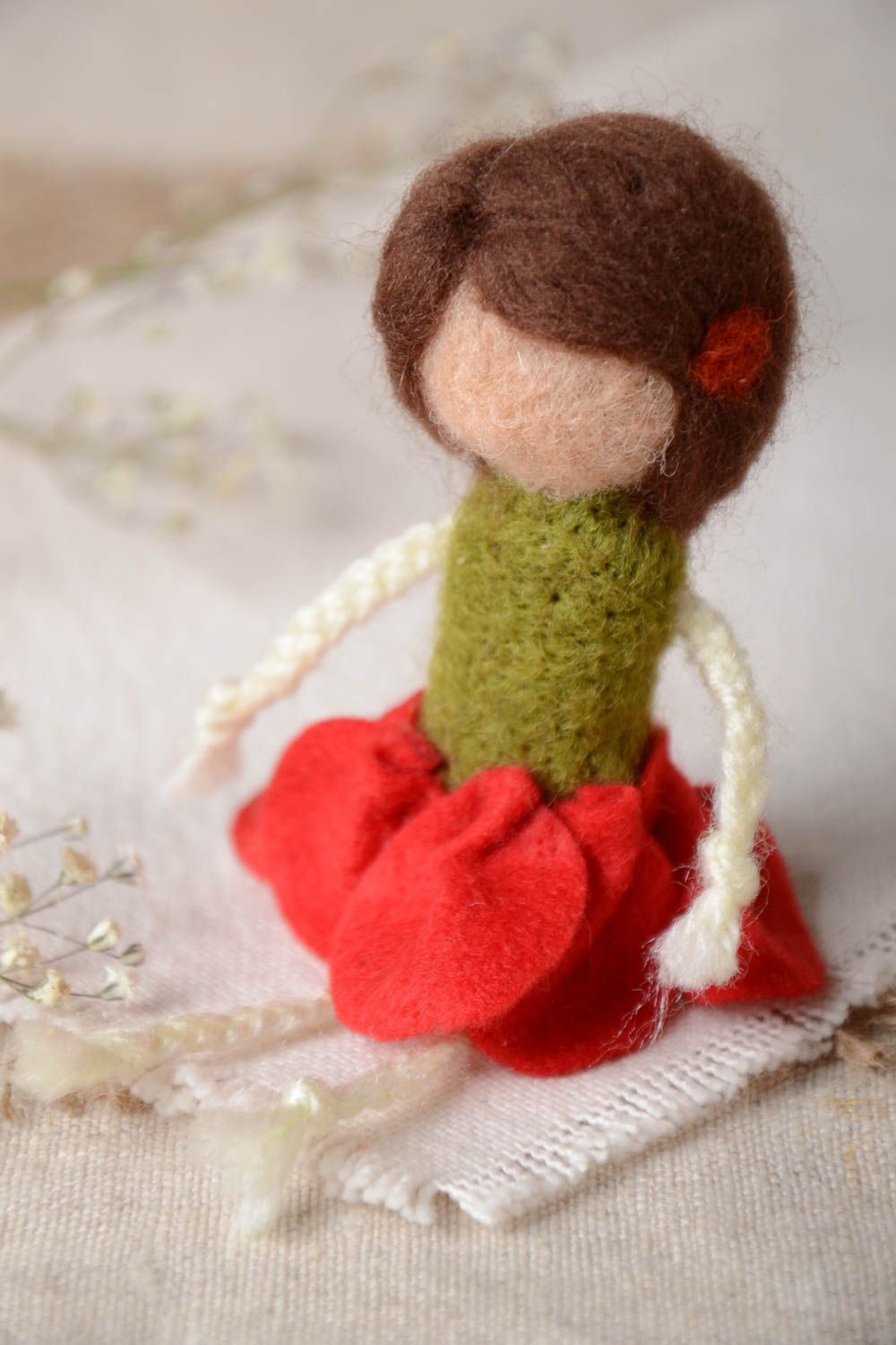 Muñeca hecha a mano de lana juguete para decorar la casa regalo para niñas foto 1