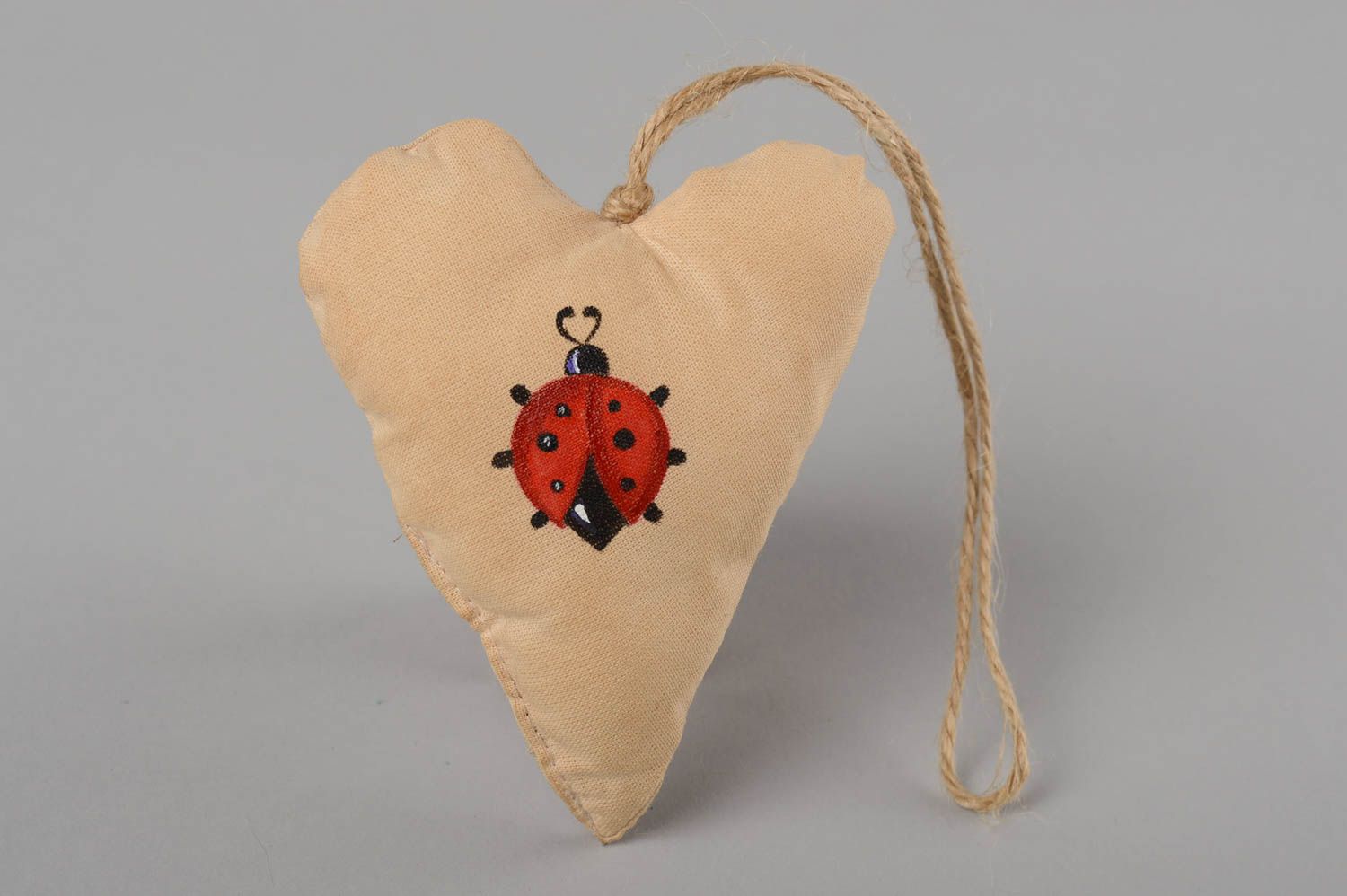 Мягкая подвеска сердце ручной работы декор для дома с росписью мягкая игрушка фото 4
