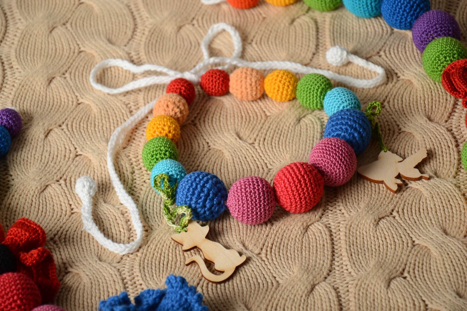 Handmade babywearing necklace crochet ball necklace teething necklace ideas photo 1