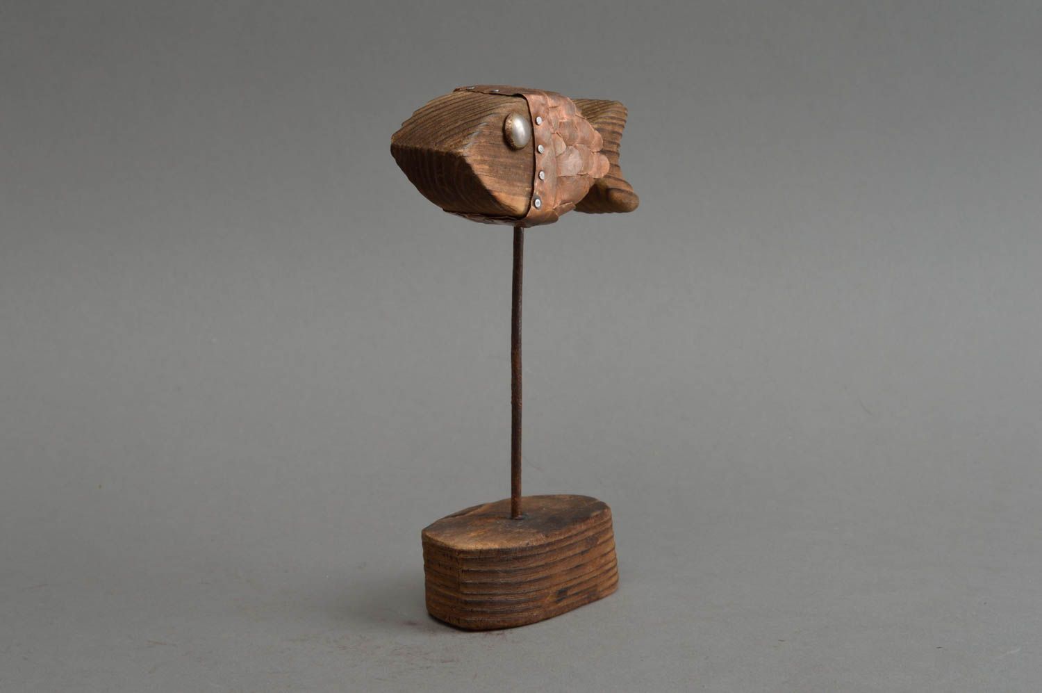 Originelle kleine Deko Statuette aus Holz und Kupfer künstlerische Handarbeit foto 2