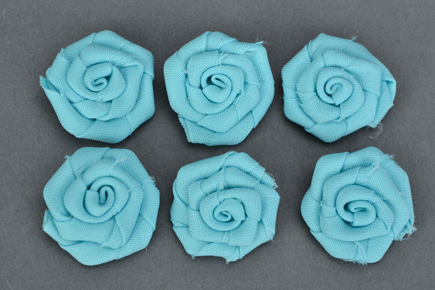 Petite fleur artificielle en tissu rose bleue faite main pour broche ou barrette photo 5