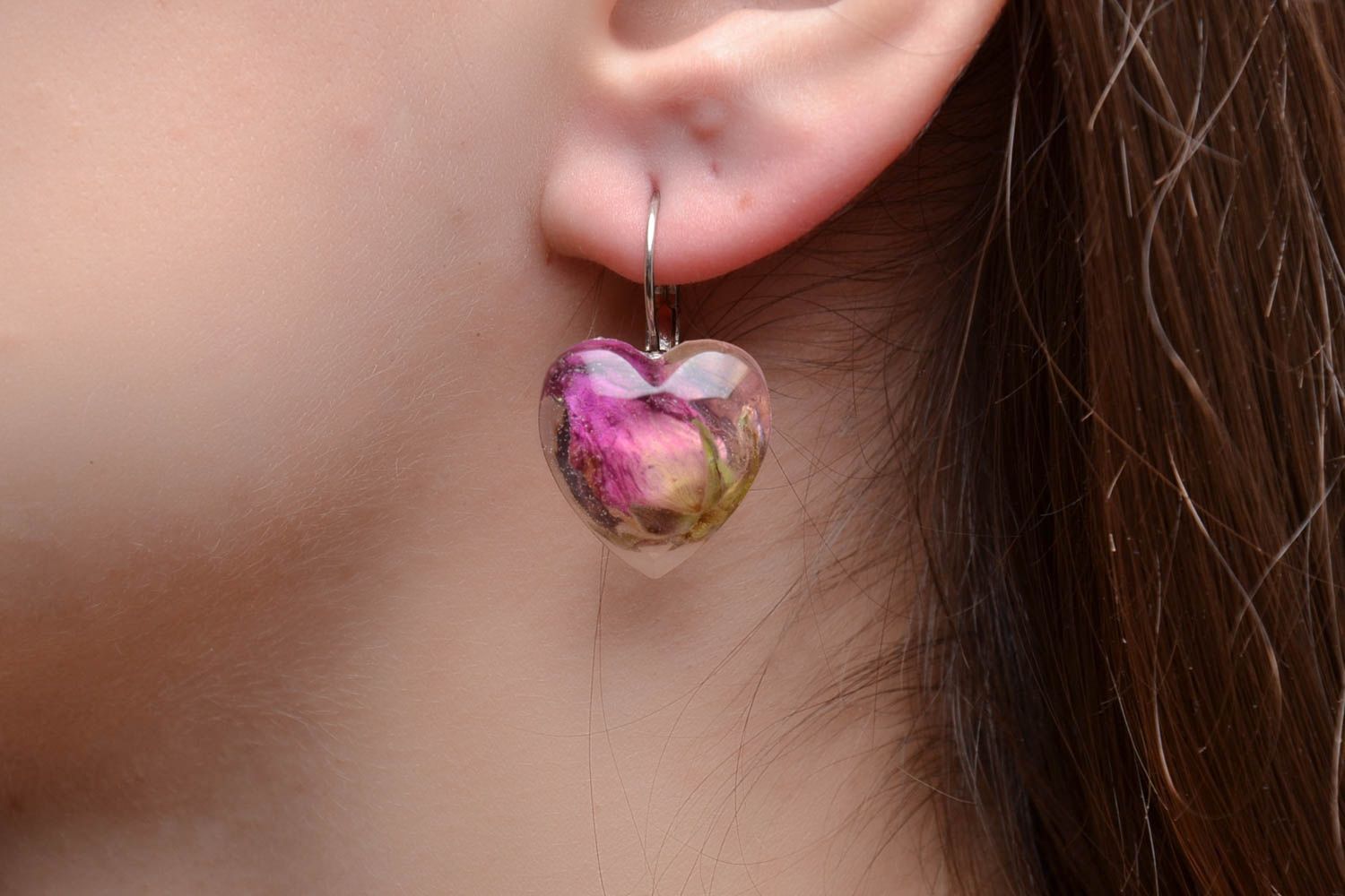 Heart-shaped earrings with natural flowers and epoxy resin photo 2