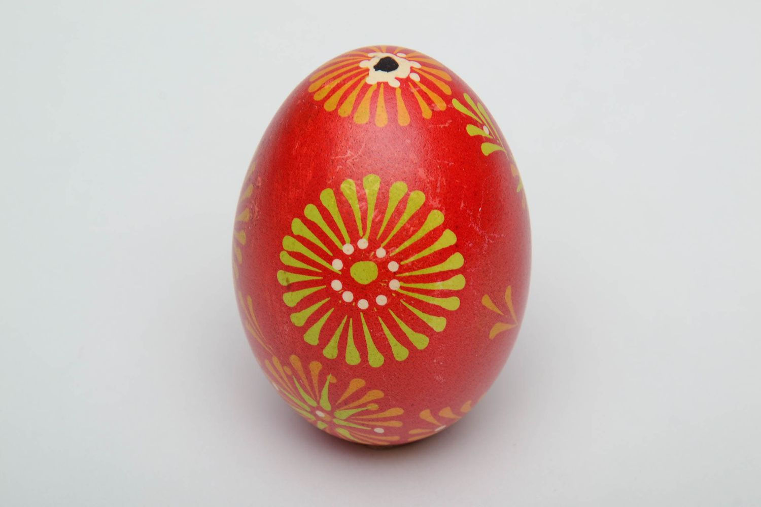 Painted egg in red color palette Lemkiv pysanka photo 2