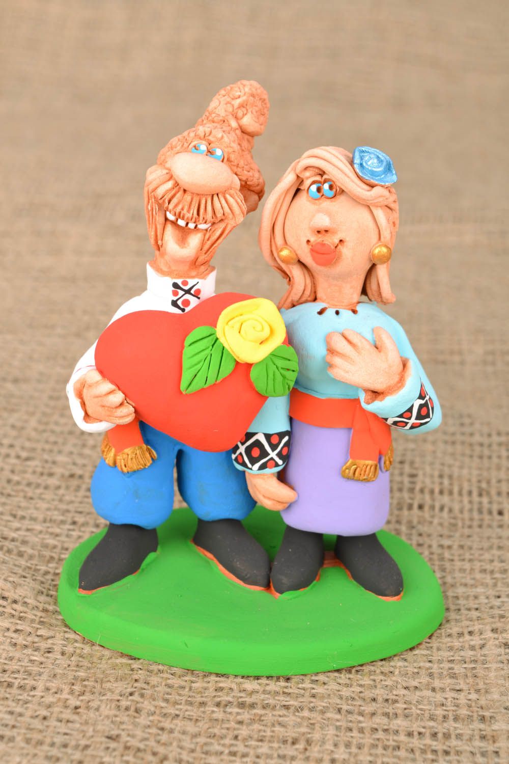 Clay figurine Couple with a Heart photo 1