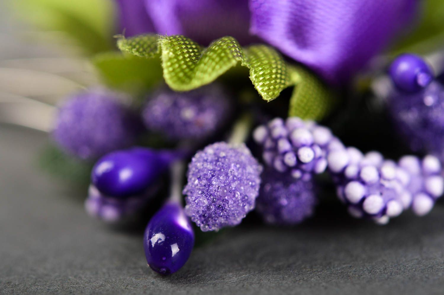 Peineta con flores lilas artesanal adorno para el pelo accesorio para peinados foto 4