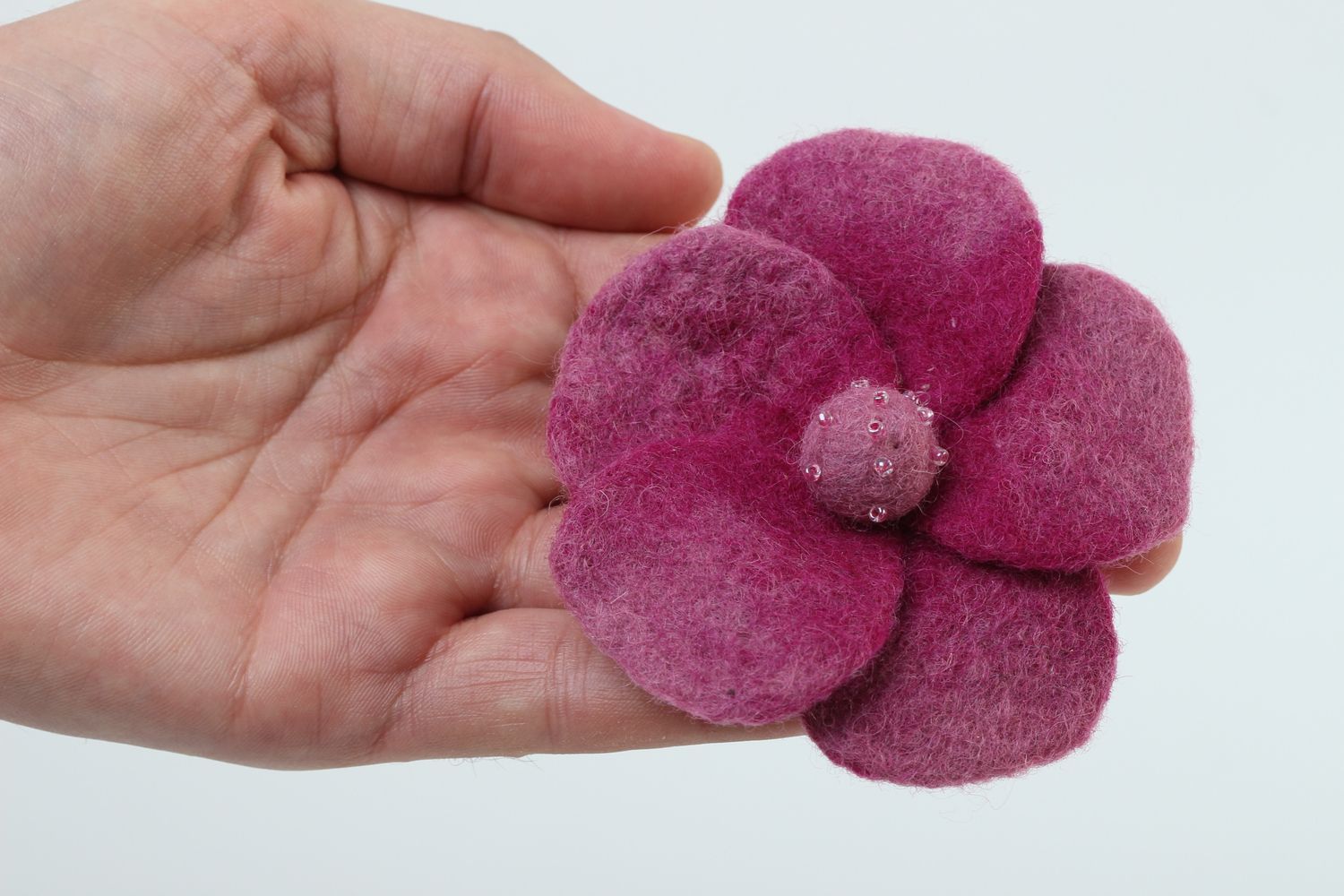 Брошь ручной работы брошь из шерсти валяная брошь-цветок фиолетового цвета фото 5