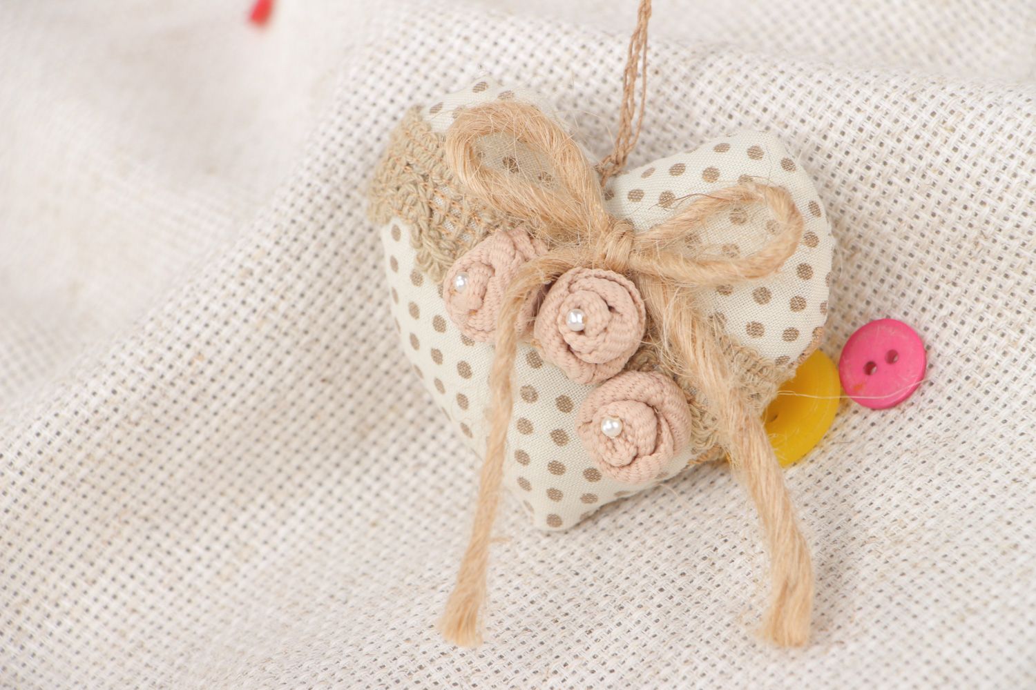 Suspension décorative Coeur en tissu de coton à pois originale faite main photo 5