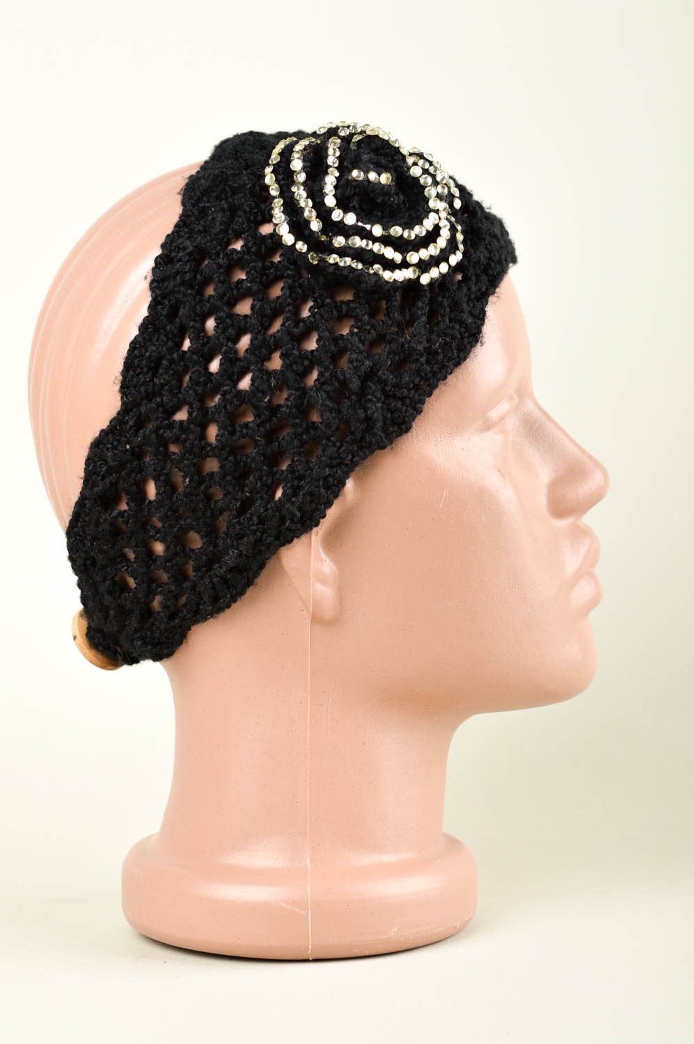 Bandeau Cache-oreilles fait main noir tricoté au crochet Accessoire femme photo 2