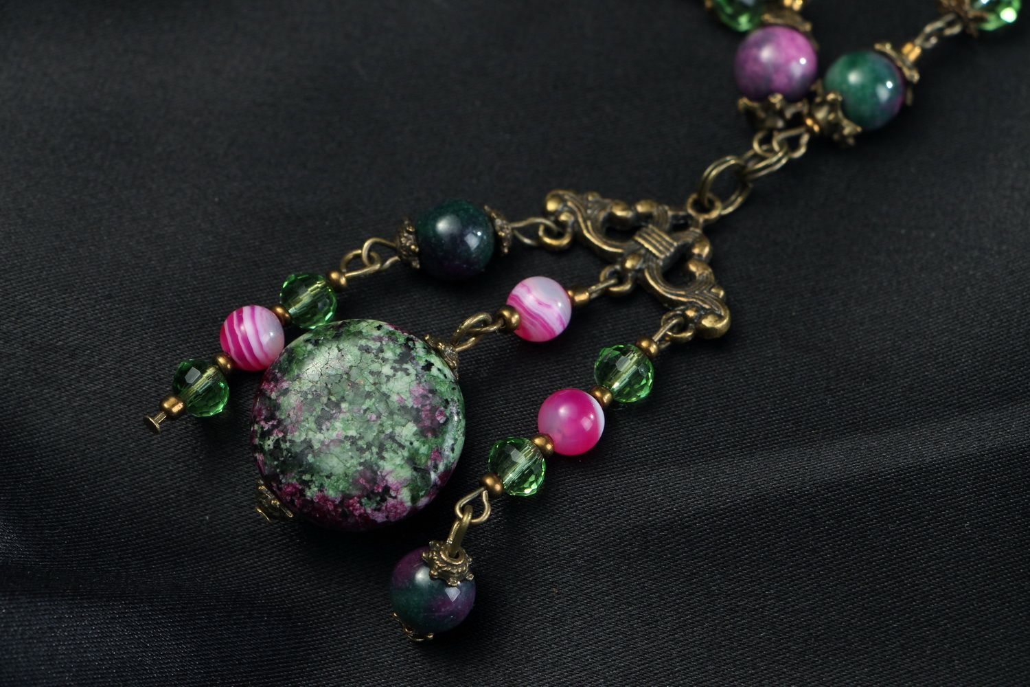 Beaded Necklace with Serpentine Stone in Bronze photo 3