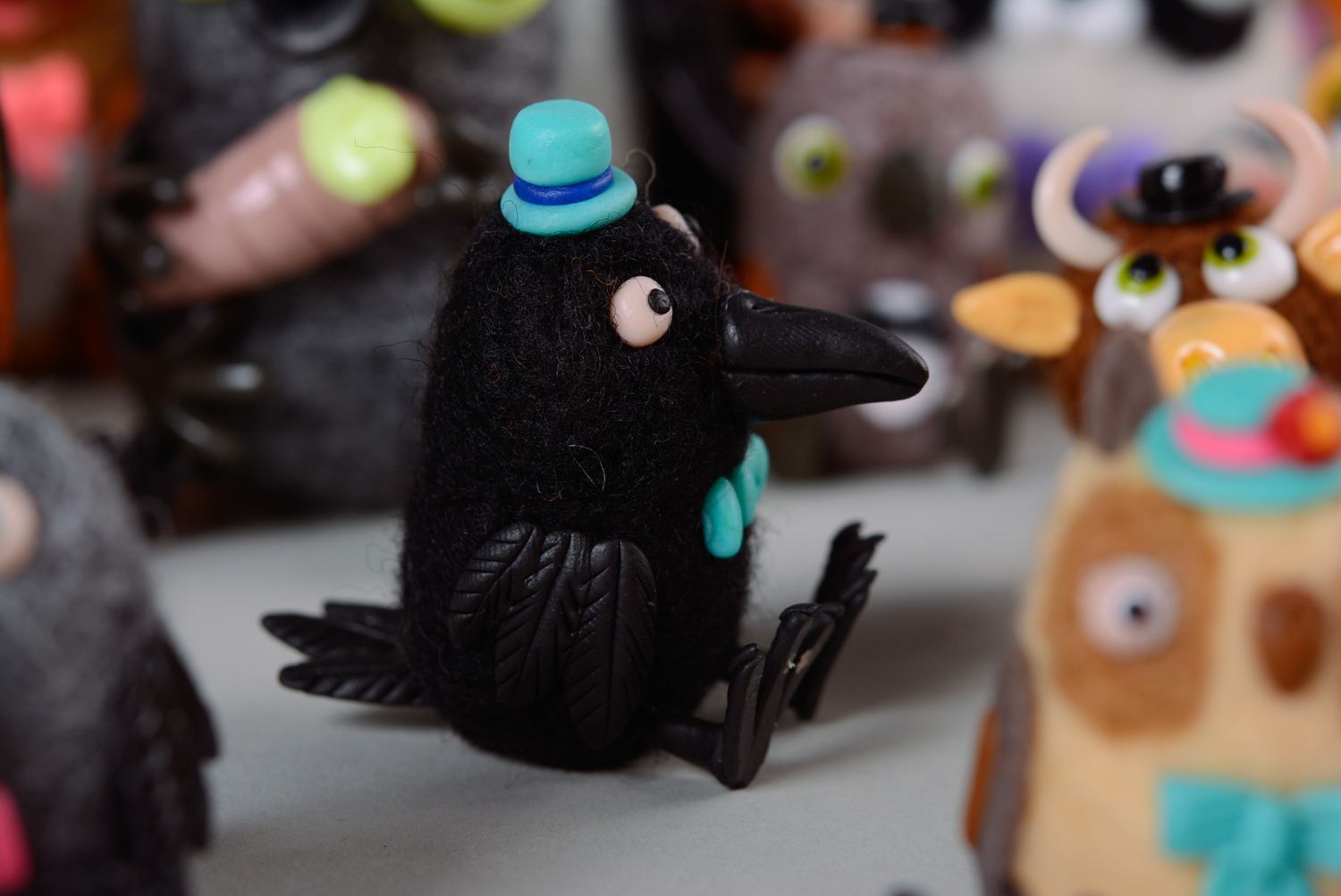Валяная игрушка ворона миниатюрная фото 4