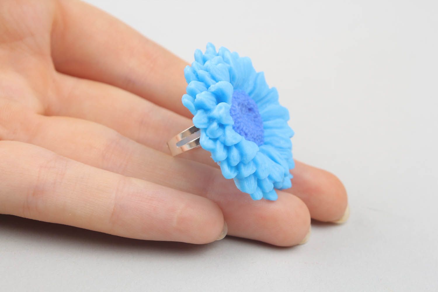Anel azul de argila de polímero feito à mão acessório de mulher artesanal  foto 5
