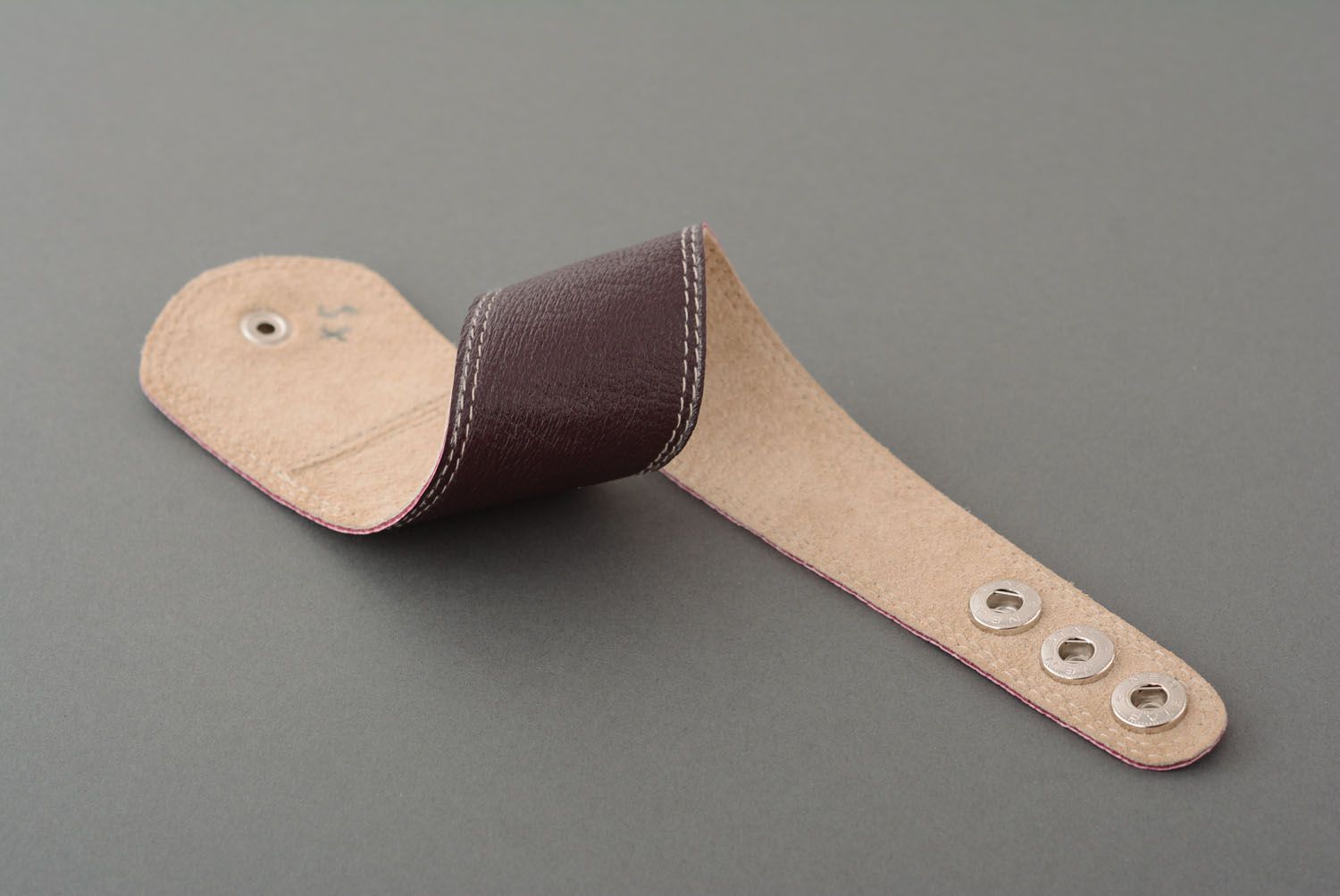 Armband aus Leder für Männer und Frauen foto 4