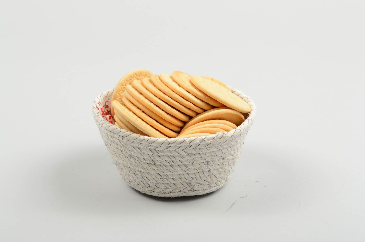 Декор для дома handmade белая конфетница из ткани пэчворк декор для кухни фото 5