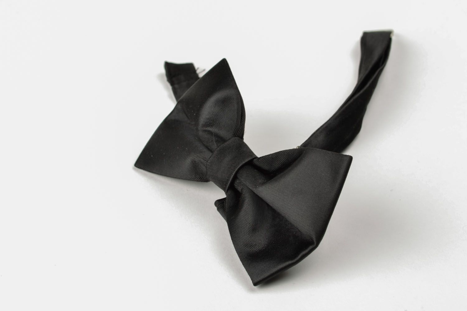 Black bow tie for suit photo 2