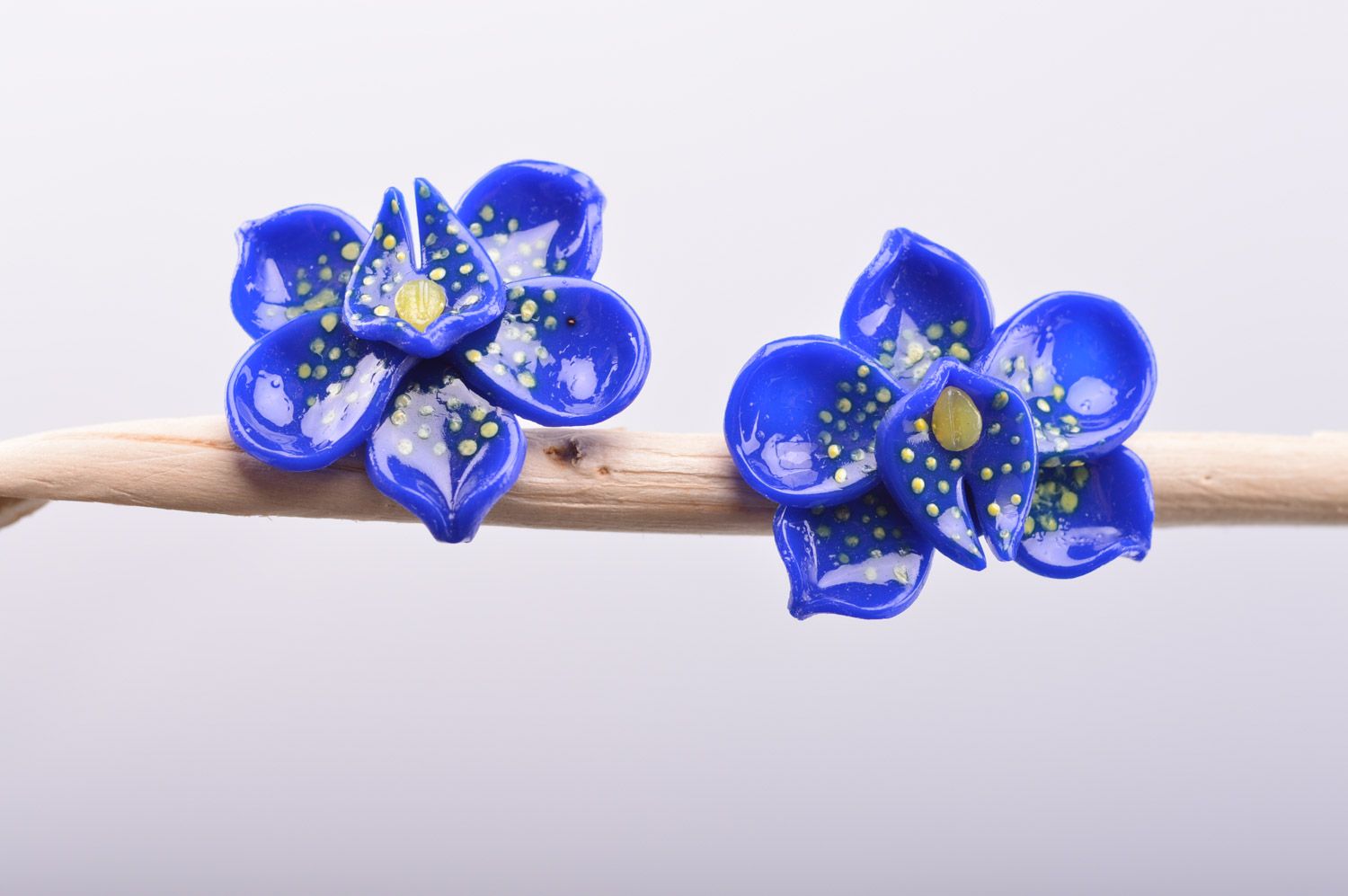 Handmade bright blue flower stud earrings in the shape of orchids for women photo 2