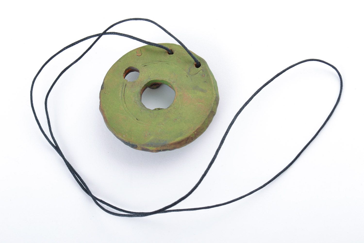 Colgante artesanal de cerámica de forma redonda con forma de mecanismo de reloj foto 4