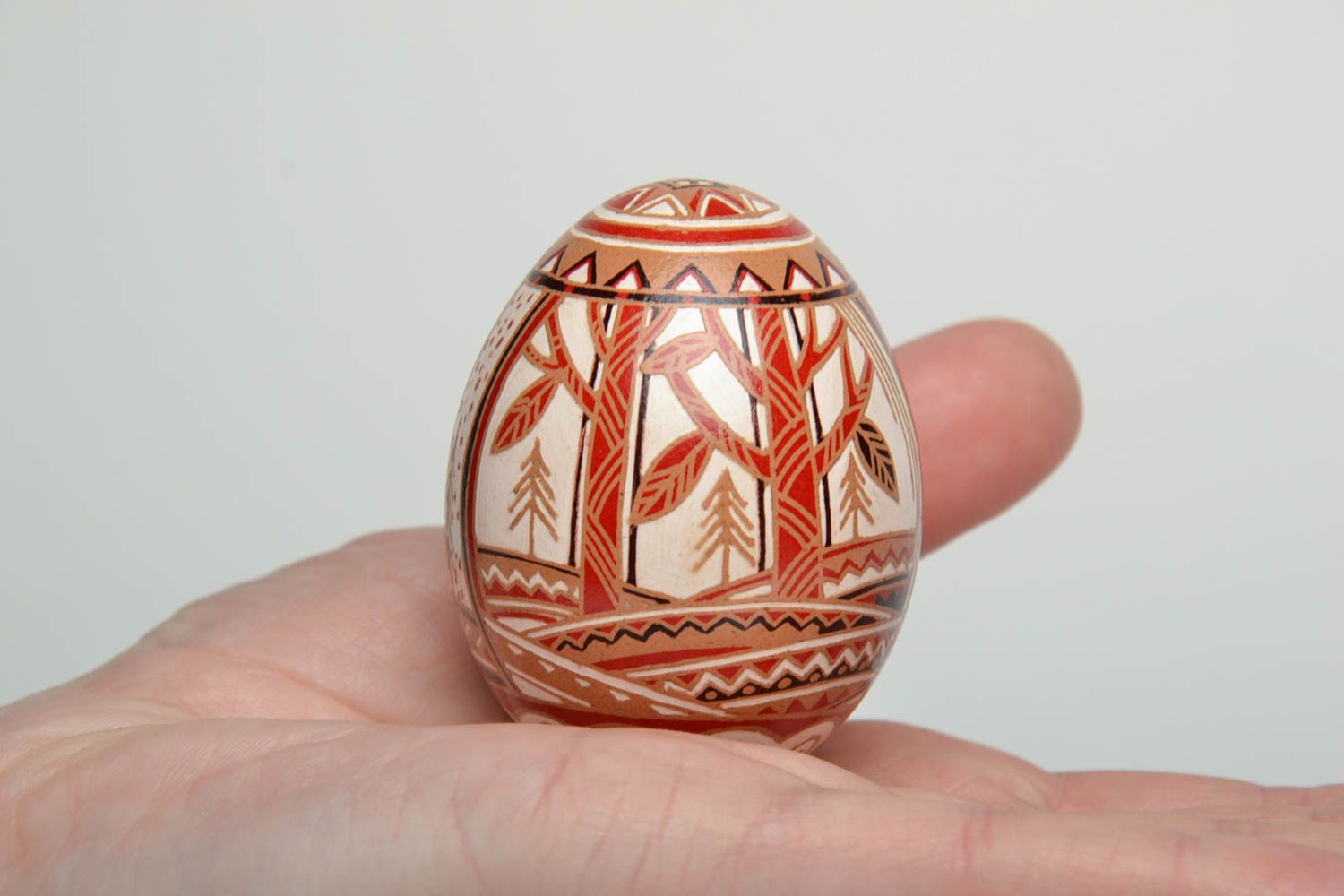 Oeuf de Pâques décoratif fait main original peint avec ornement Arbre de Vie photo 5