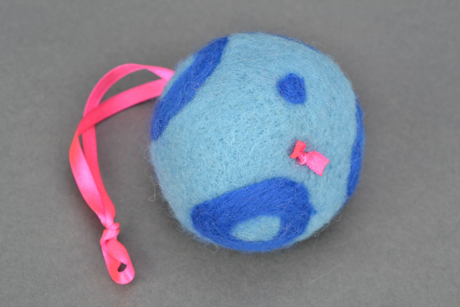 Christmas tree decoration felted of wool Ball photo 4