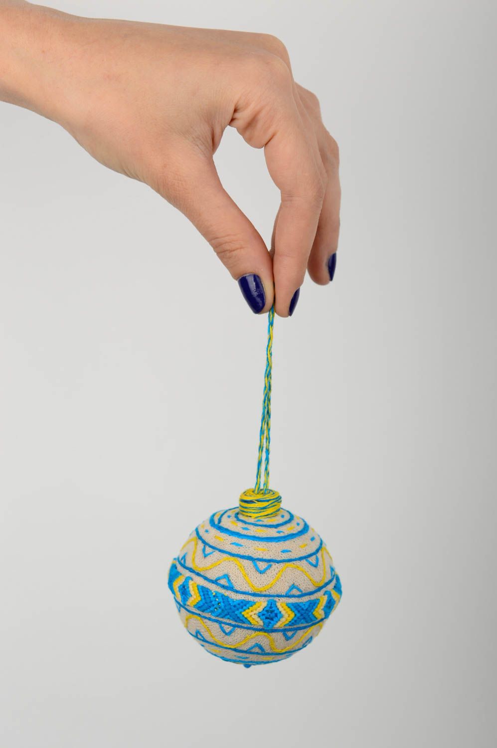 Елочная игрушка ручной работы декоративная подвеска новогодняя игрушка шар фото 5