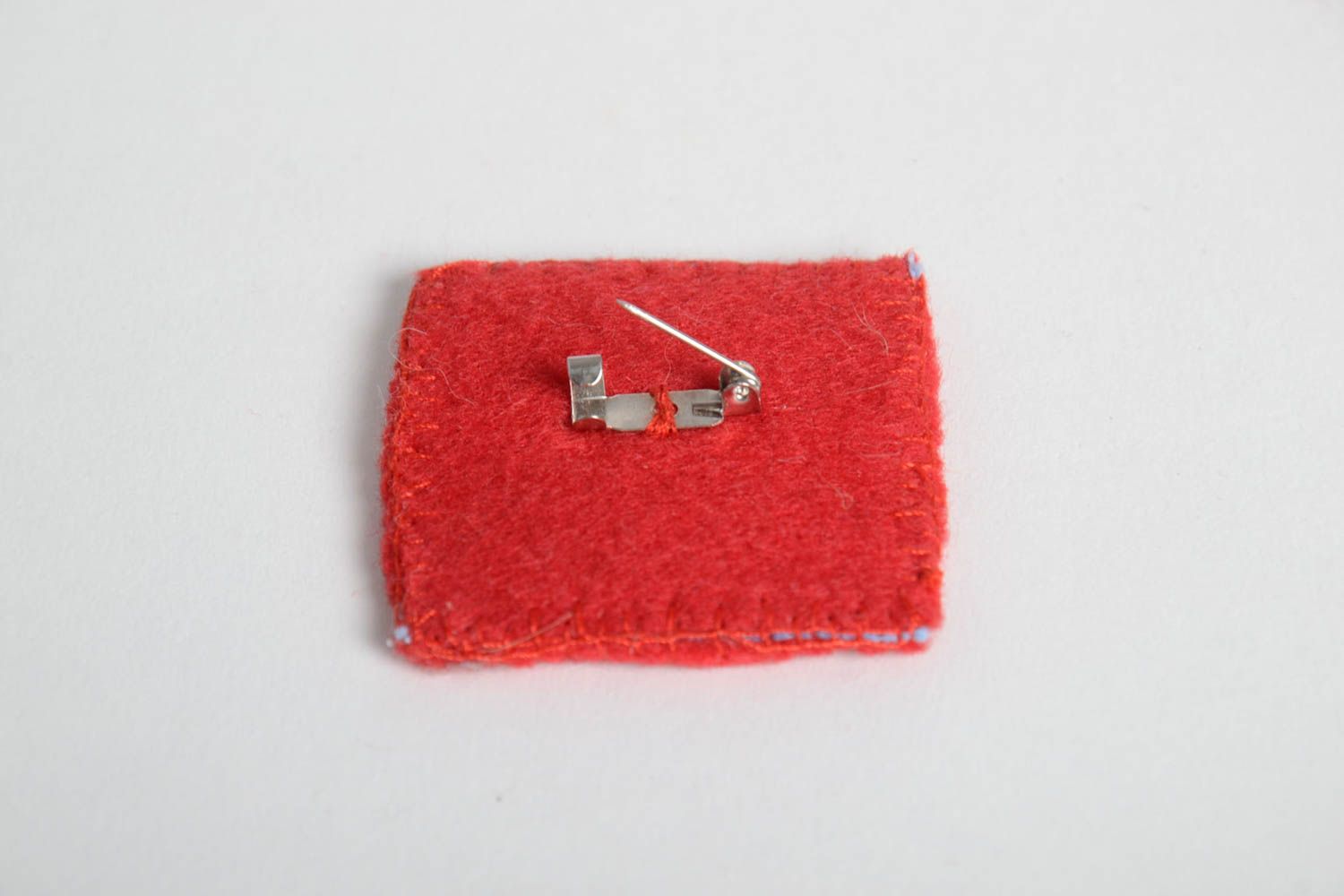 Handmade designer textile brooch accessory in vintage style designer brooch photo 3