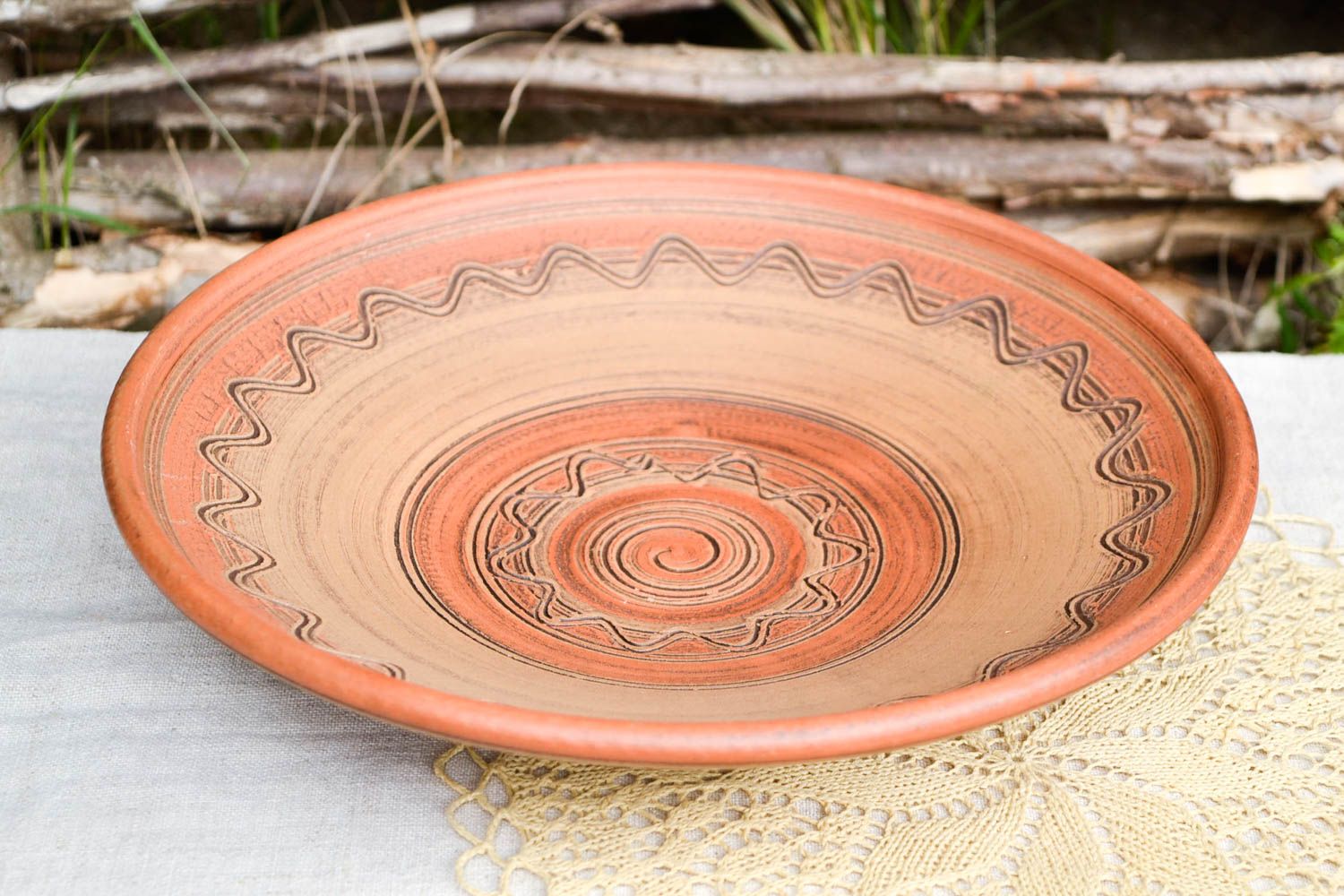 Расписная тарелка ручной работы тарелка из глины керамическая тарелка с узором фото 1