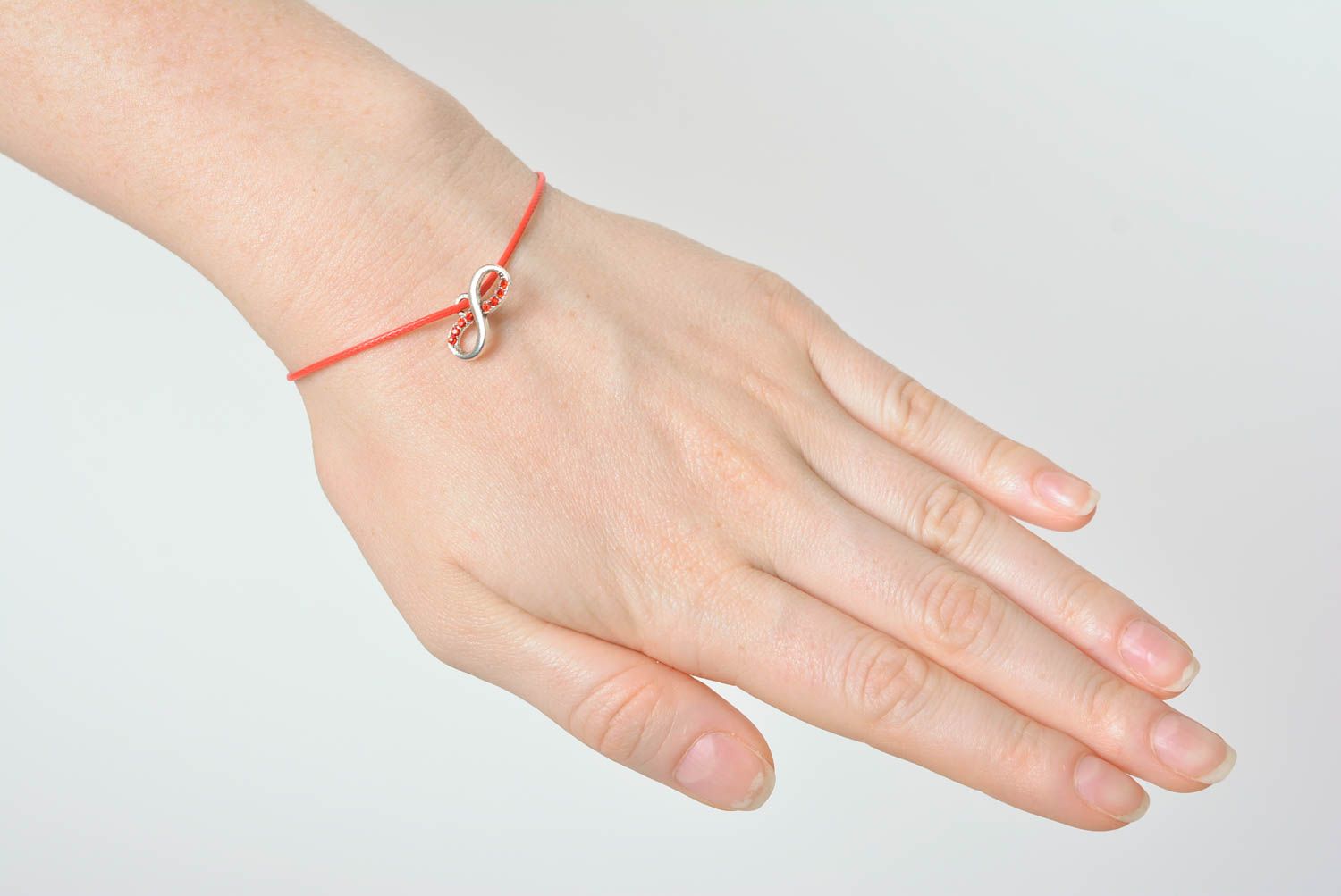 Bracelet textile Bijou fait main en lacet ciré rouge Accessoire femme Infini photo 3
