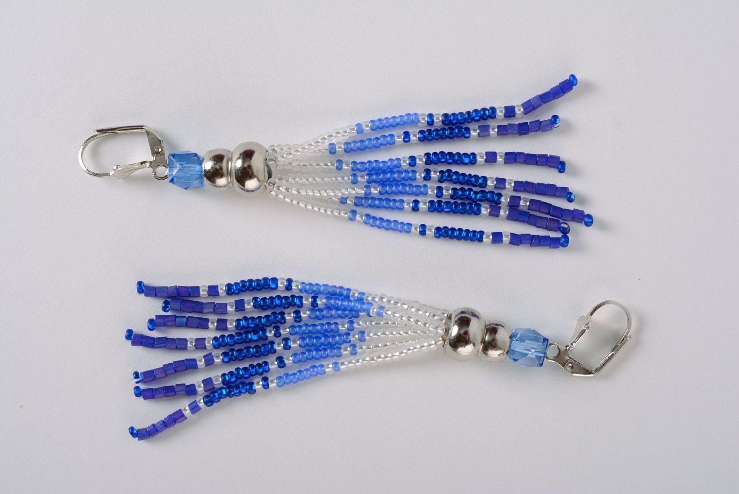 Boucles d'oreilles à franges en perles de rocaille bleu blanc faites main femme photo 5